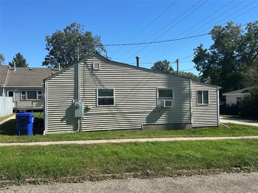 402 Prairie Street, Guthrie Center, IA 50115 - #3