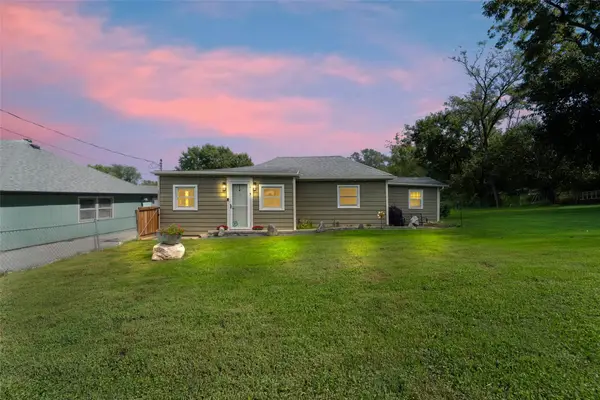4261 NE 27th Street, Des Moines, IA 50317