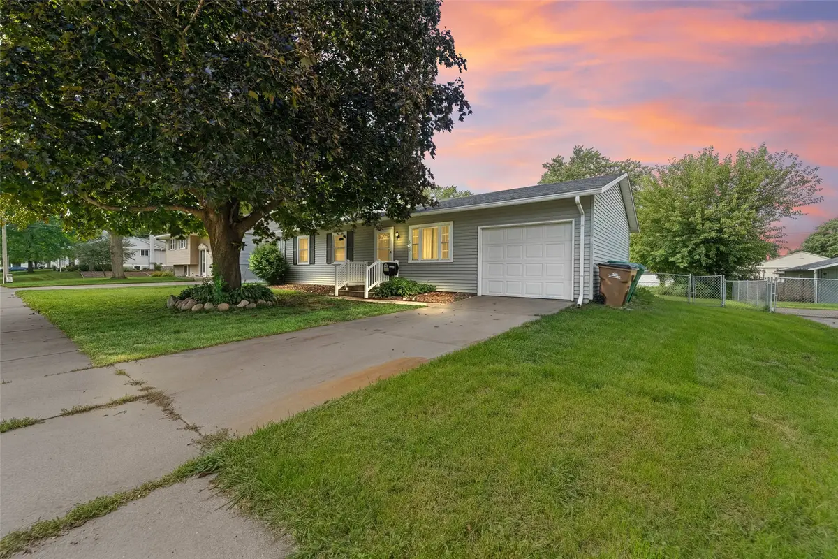 603 6th Street Place Se, Altoona, IA 50009 - #1