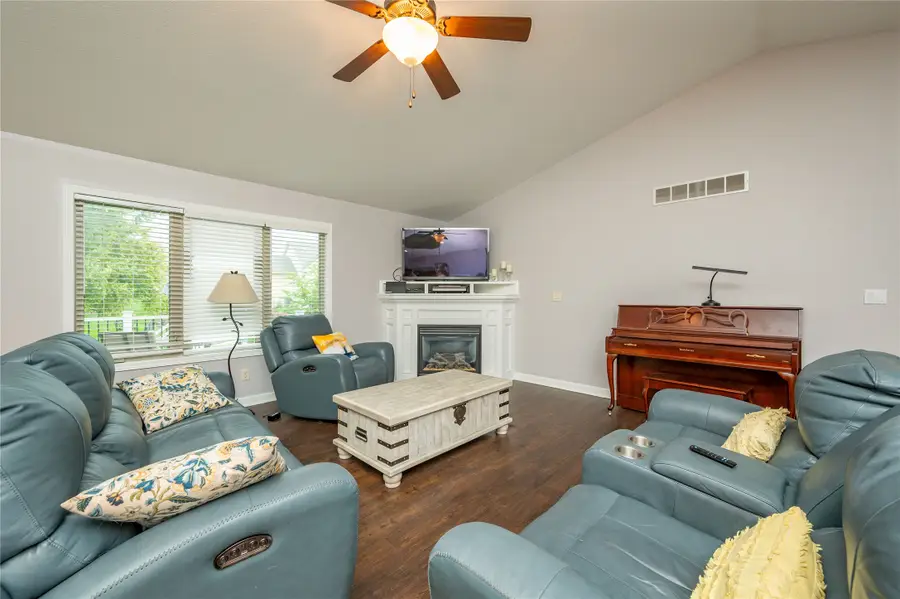 4307 NE Michael Court, Ankeny, IA 50021 - #3