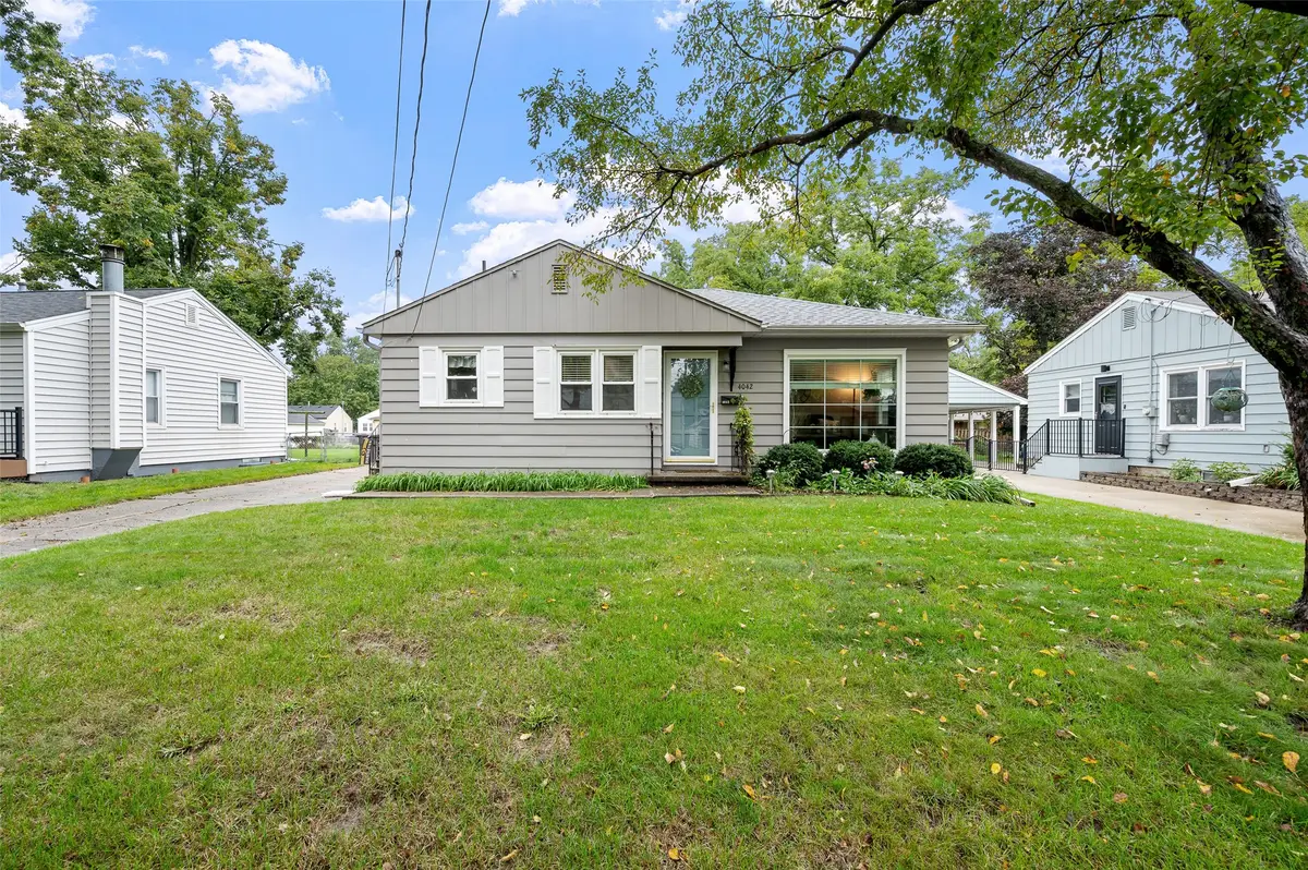 4042 40th Street, Des Moines, IA 50310 - #1