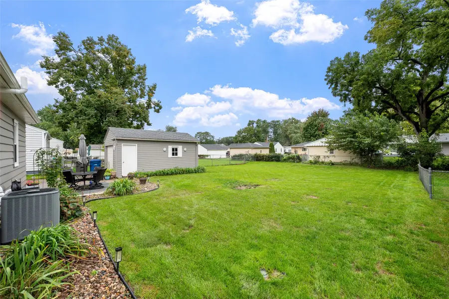 4042 40th Street, Des Moines, IA 50310 - #3