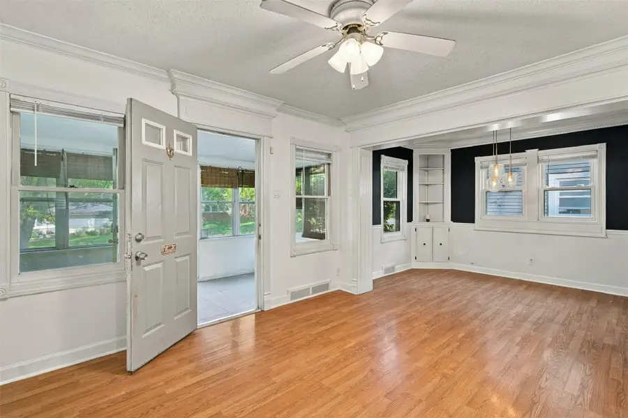 2023 37th Street, Des Moines, IA 50310 - #3