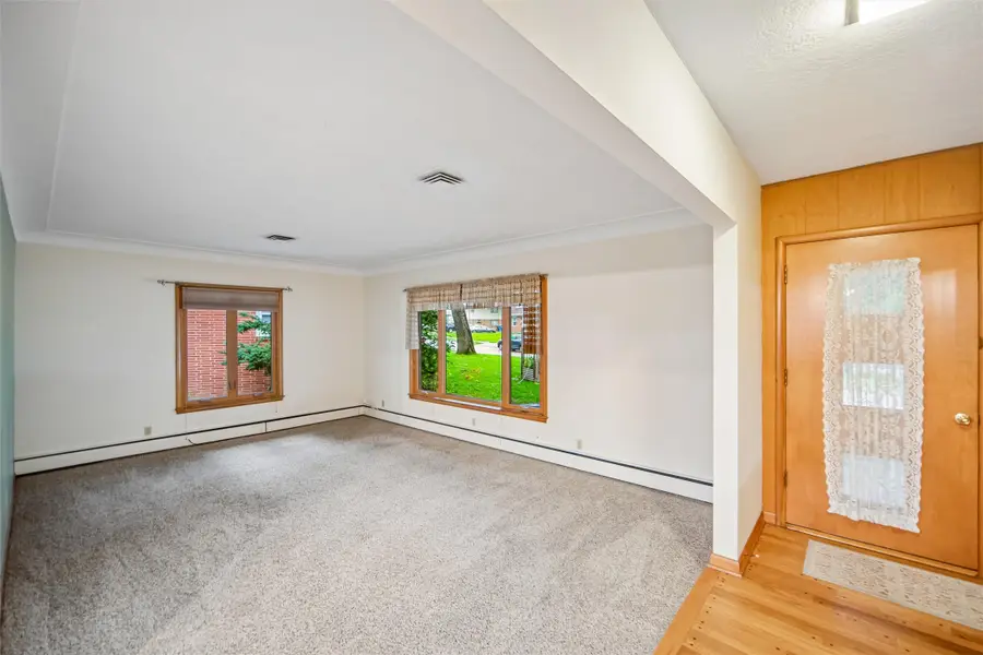 3629 Oakcrest Drive, Des Moines, IA 50310 - #2