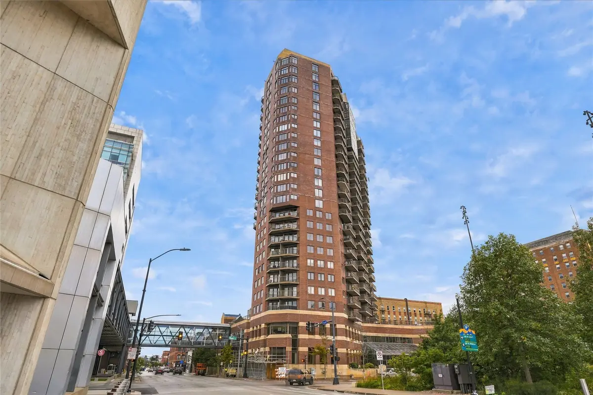 300 Walnut Street #1306, Des Moines, IA 50309 - #1