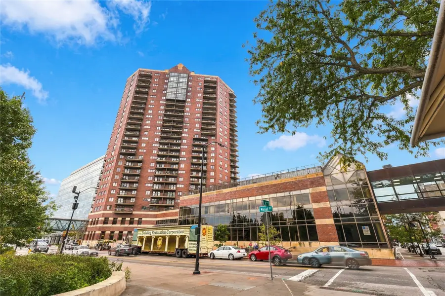 300 Walnut Street #1306, Des Moines, IA 50309 - #2