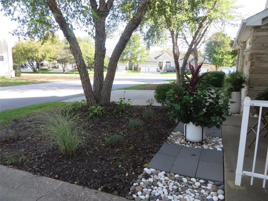 811 Burr Oaks Drive #206, West Des Moines, IA 50266 - #3
