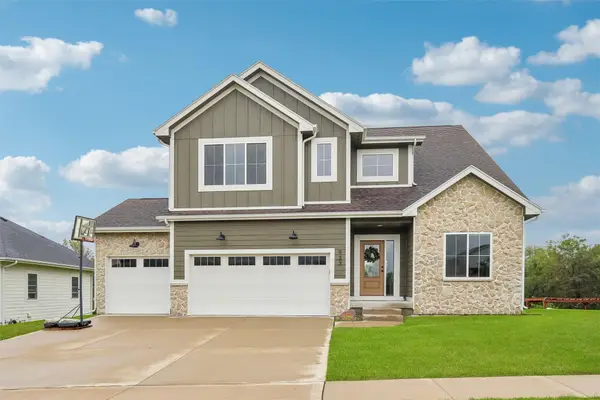 923 Lynne Drive, Adel, IA 50003