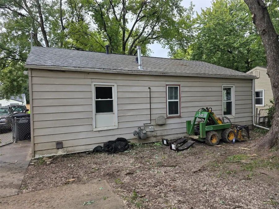 1619 E 29th Street, Des Moines, IA 50317 - #2