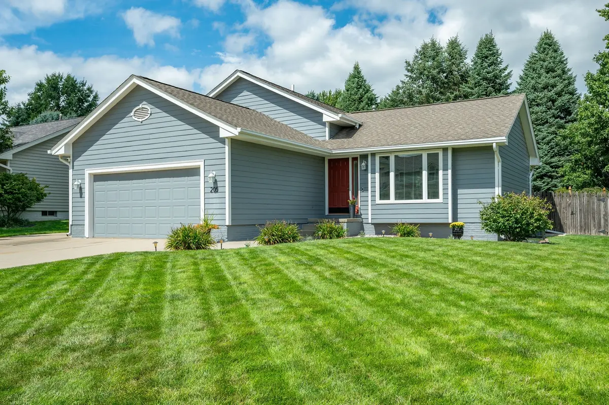 205 7th Street Nw, Altoona, IA 50009 - #1