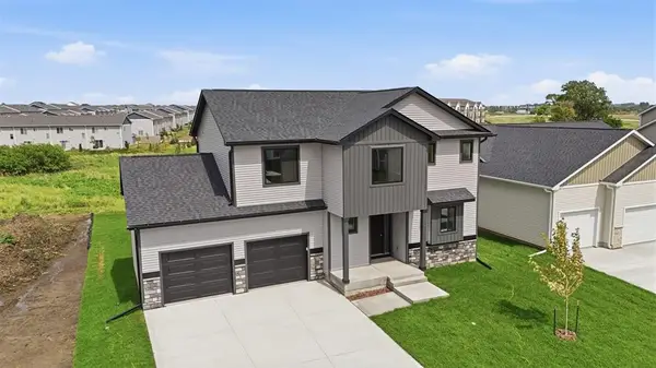 1185 Prairie Village Court, Waukee, IA 50263