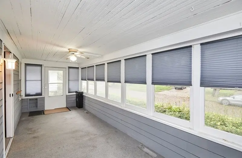858 40th Street, Des Moines, IA 50312 - #3
