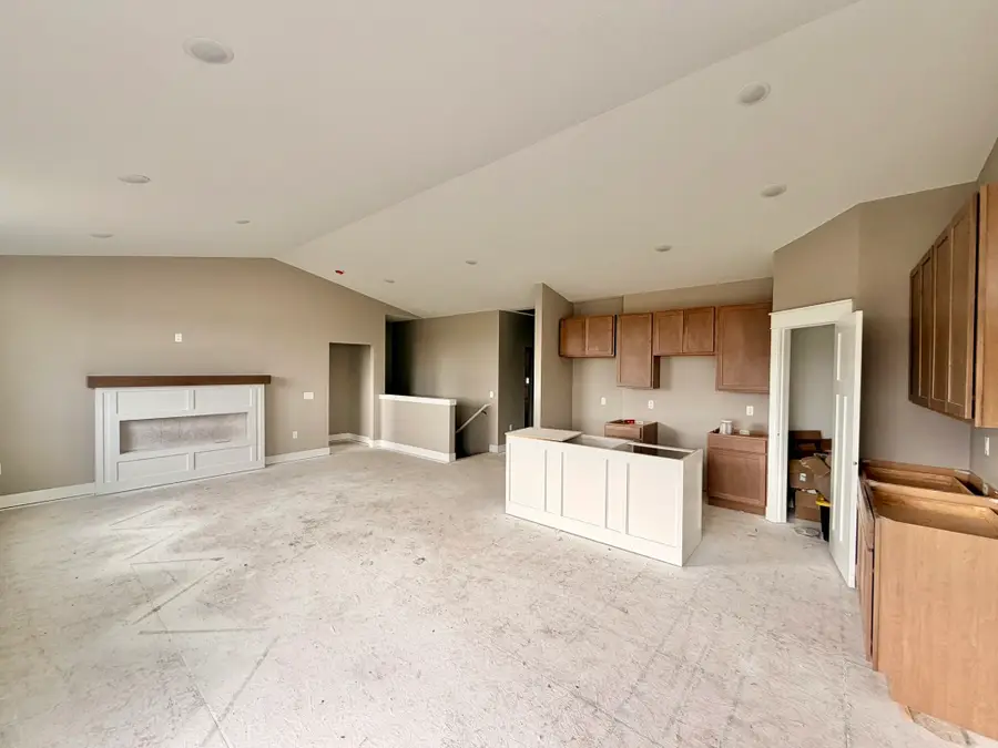 565 NW Georgetown Drive, Waukee, IA 50263 - #3