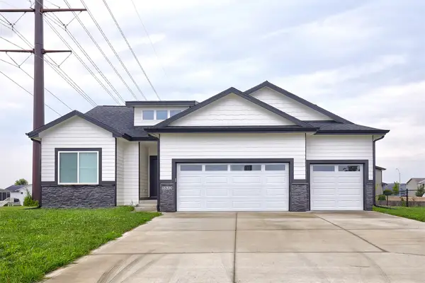 5532 147th Street, Urbandale, IA 50323