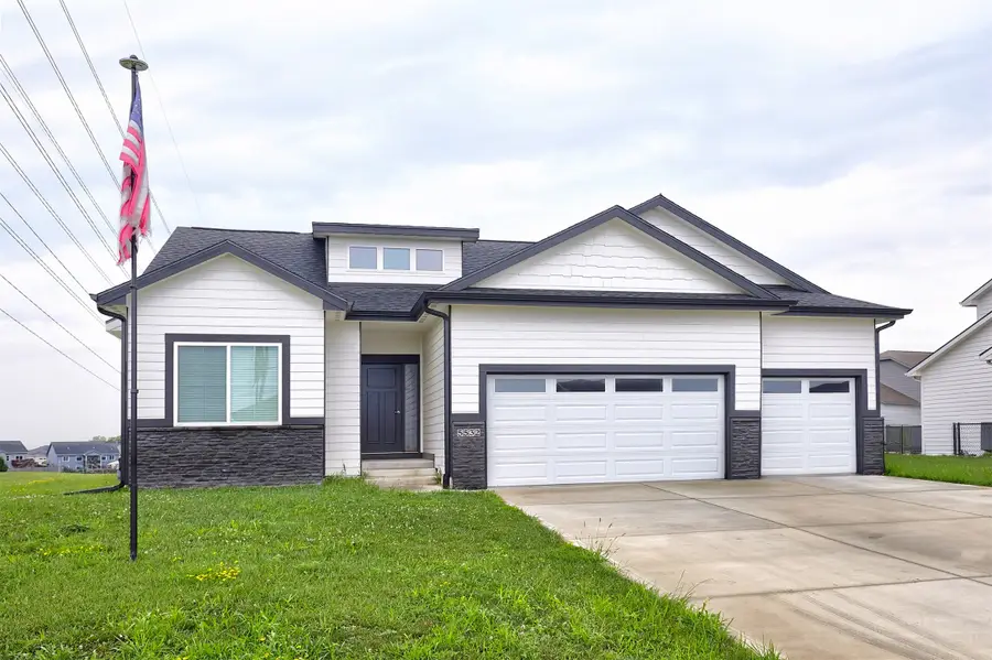 5532 147th Street, Urbandale, IA 50323 - #2