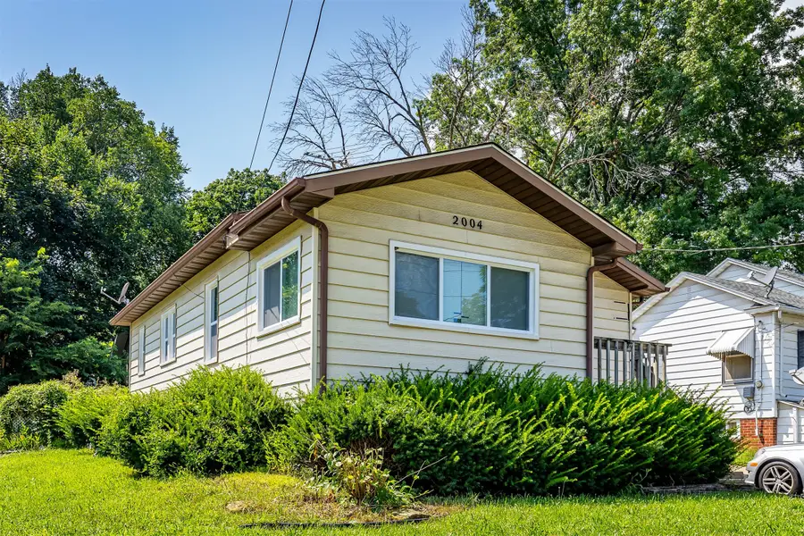 2004 E 33rd Street, Des Moines, IA 50317 - #3