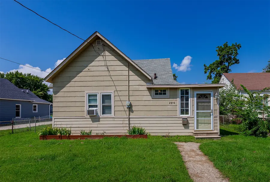 2916 Capitol Avenue, Des Moines, IA 50317 - #3