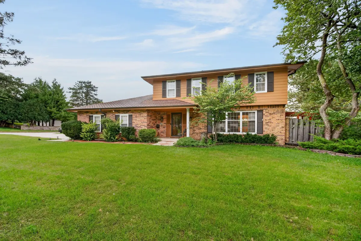4521 Aurora Avenue, Des Moines, IA 50310 - #1