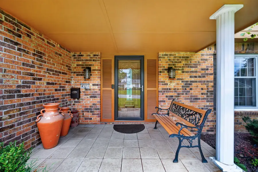 4521 Aurora Avenue, Des Moines, IA 50310 - #2