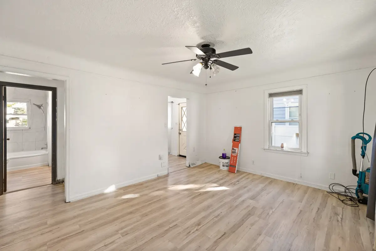 2904 Maple Street, Des Moines, IA 50317 - #1