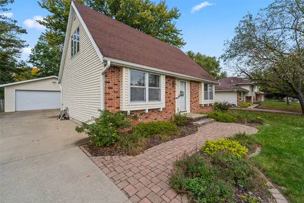 2222 Camelot Court, Altoona, IA 50009