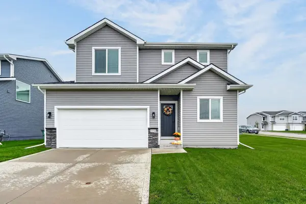 15152 Foxglove Lane, Urbandale, IA 50323