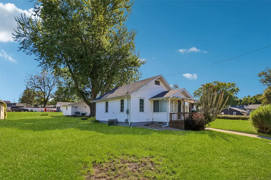 334 E 14th Street N, Newton, IA 50208 - #3