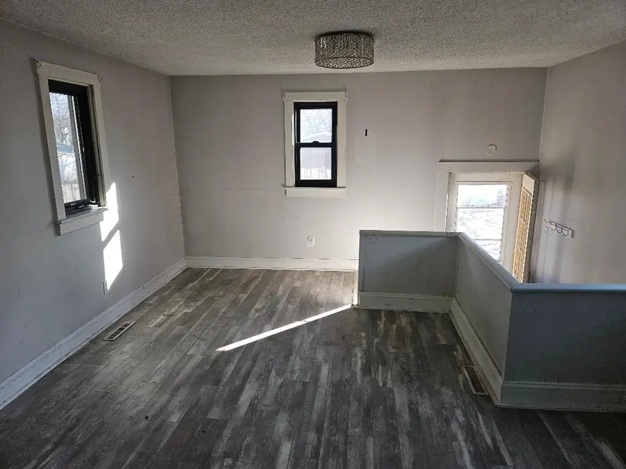 313 N 2nd Street, Knoxville, IA 50138 - #3
