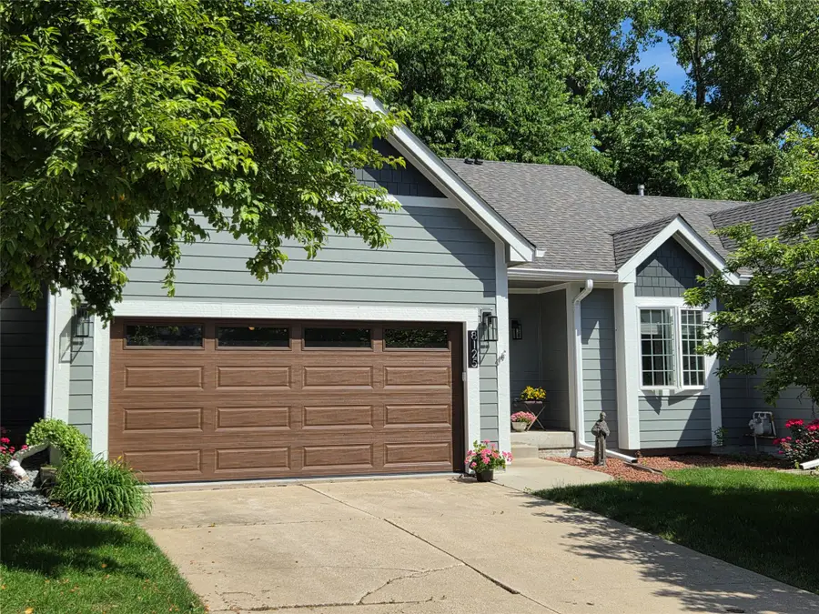 8125 Rocklyn Drive, Urbandale, IA 50322 - #3