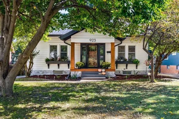 923 38th Street, Des Moines, IA 50312