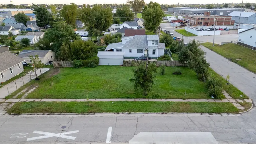 901 & 903 Bromley Street, Marshalltown, IA 50158 - #3