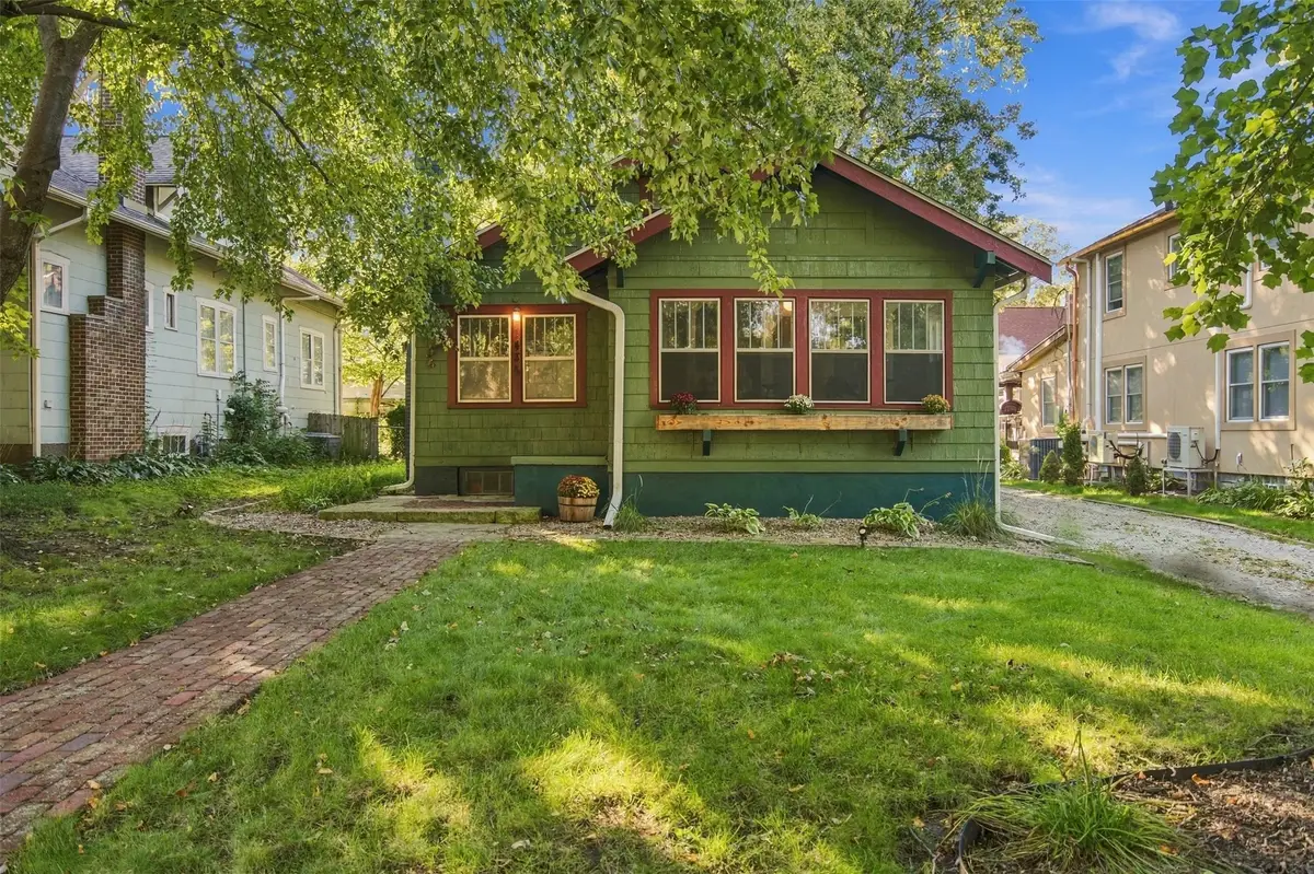 1436 43rd Street, Des Moines, IA 50311 - #1