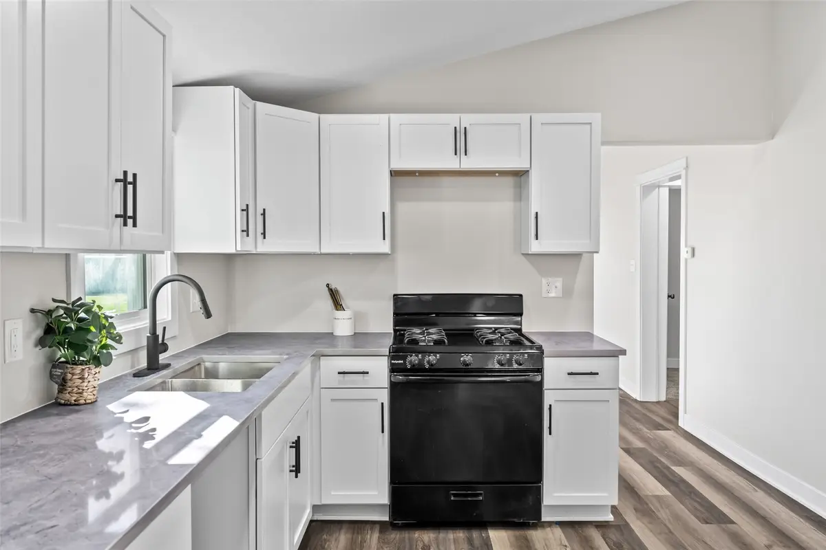 2801 Oxford Street, Des Moines, IA 50313 - #1