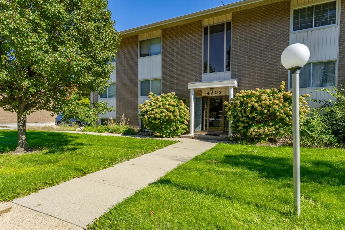4203 62nd Street #6, Urbandale, IA 50322 - #1