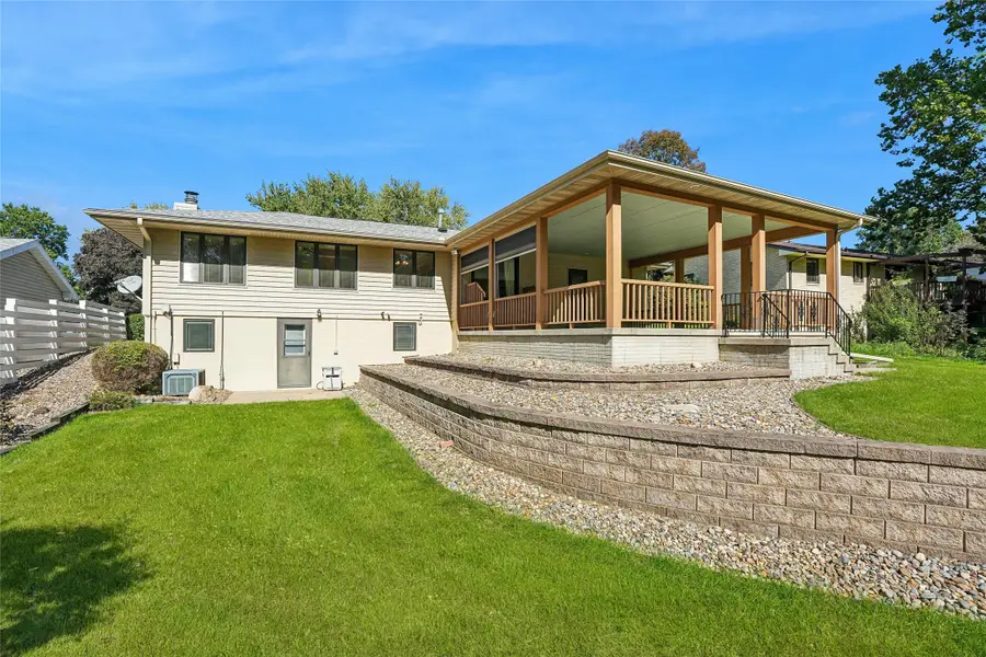 1305 W Clinton Avenue, Indianola, IA 50125 - #2