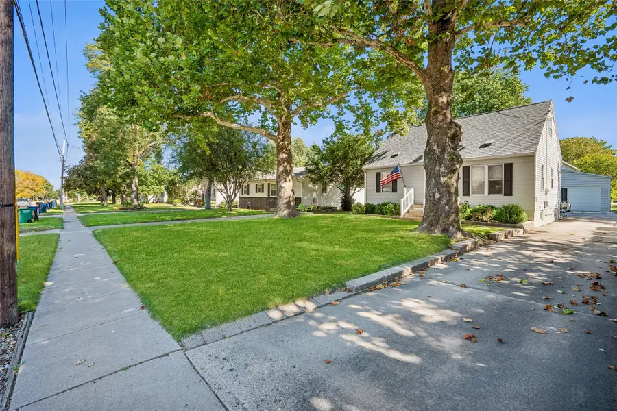 4317 70th Street, Urbandale, IA 50322 - #3