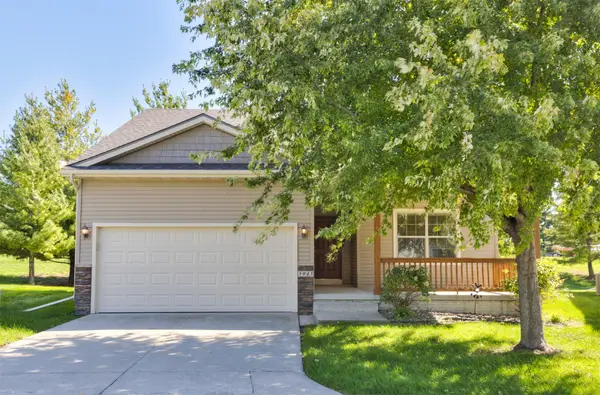 5945 Sapphire Circle, Johnston, IA 50131