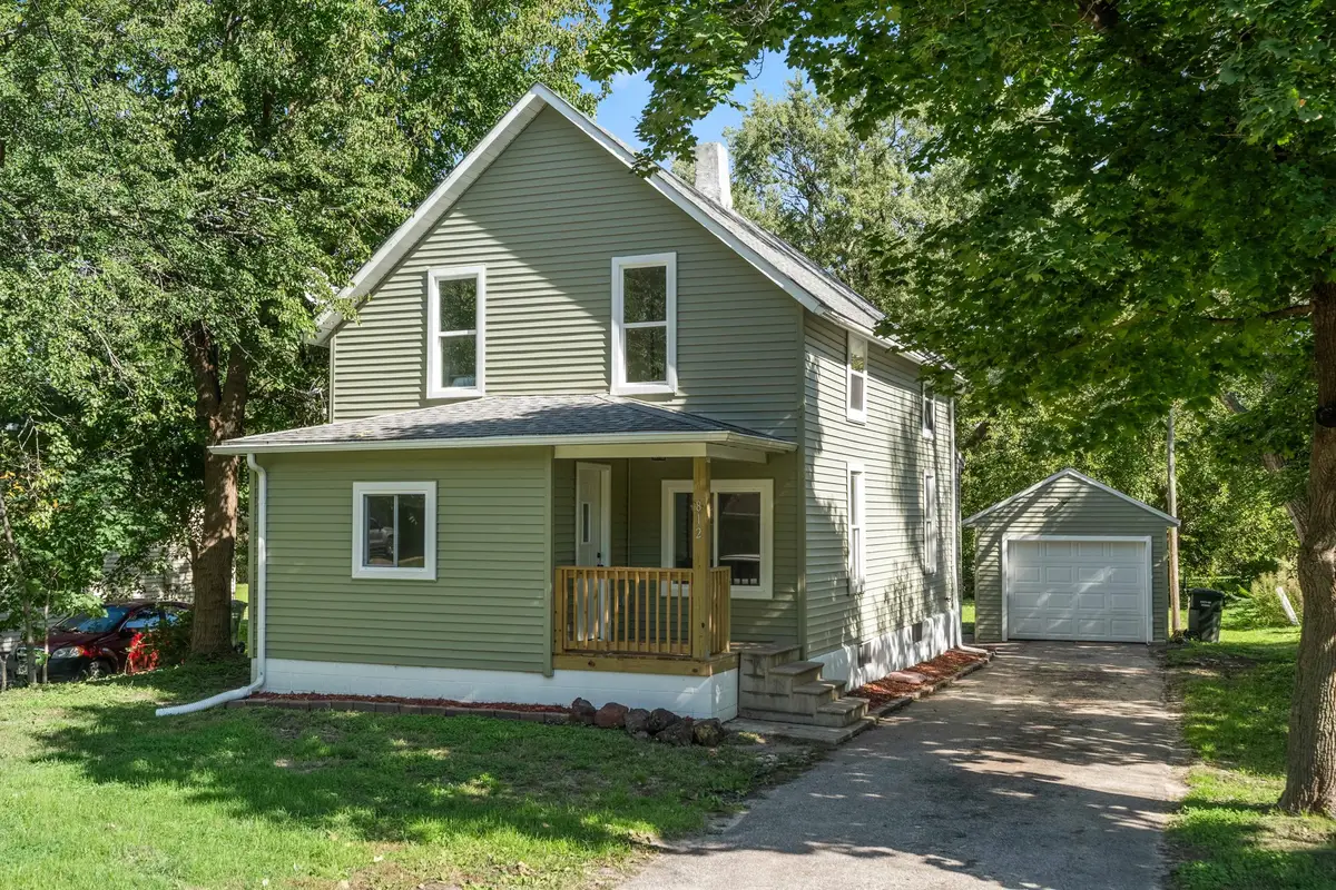 812 16th Street, Perry, IA 50220 - #1