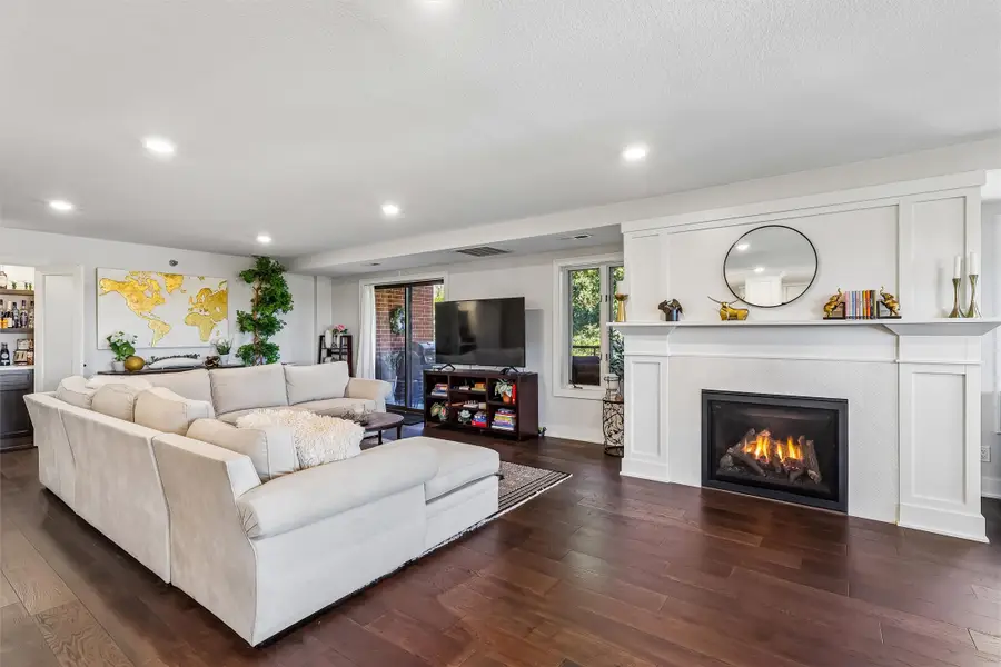 2880 Grand Avenue #406, Des Moines, IA 50312 - #3