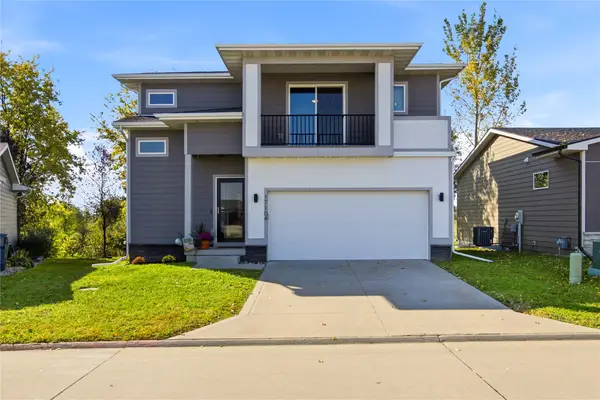 17104 Mistflower Lane, Urbandale, IA 50323