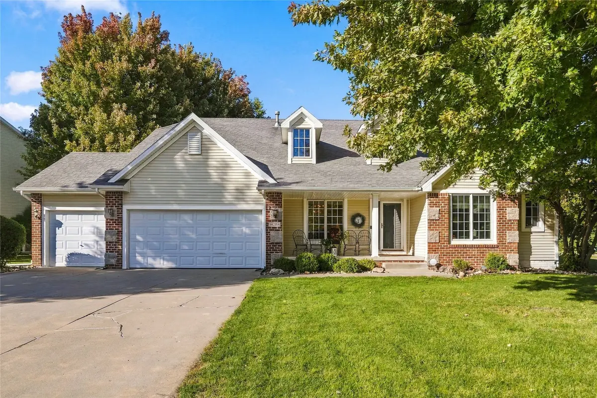 14203 Oak Brook Drive, Urbandale, IA 50323 - #1