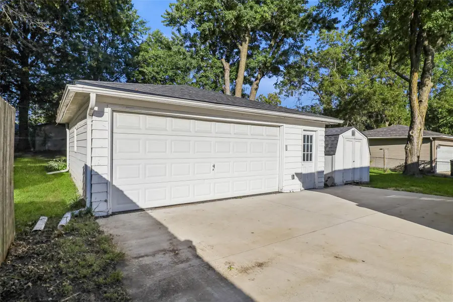 405 N 10th Street, Indianola, IA 50125 - #3