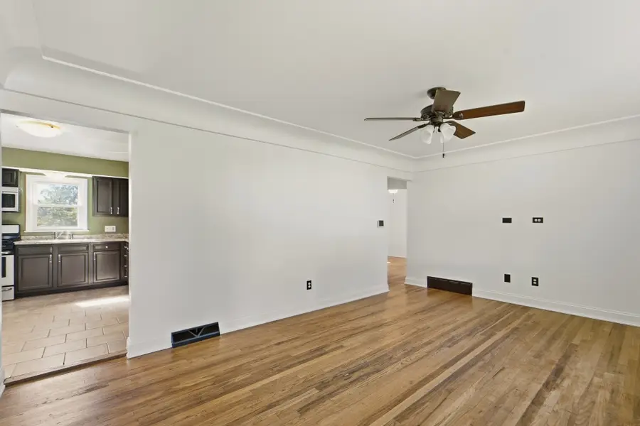 2637 Grandview Avenue, Des Moines, IA 50317 - #3