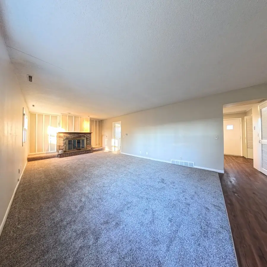 611 W Madison Street, Knoxville, IA 50138 - #2