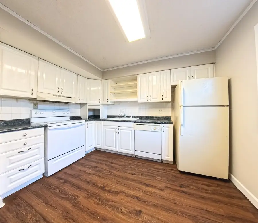 611 W Madison Street, Knoxville, IA 50138 - #3