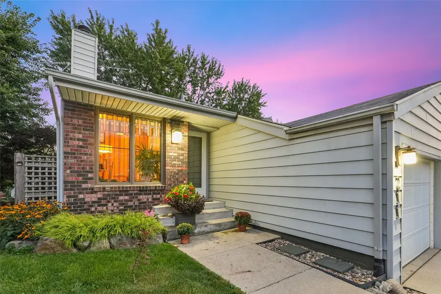 211 E Hughes Circle, Des Moines, IA 50315 - #2