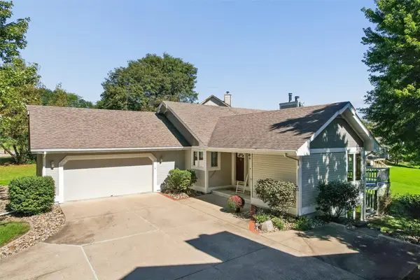 2800 Scenic Place, West Des Moines, IA 50265
