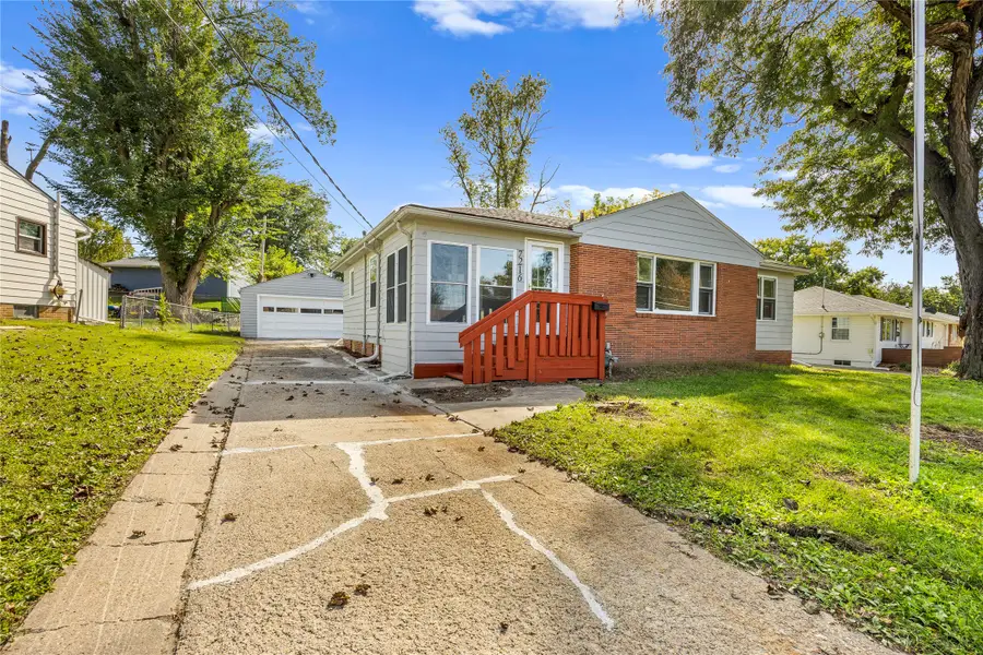 7216 Monroe Court, Urbandale, IA 50322 - #2