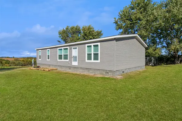 1233 Virginia Street, Columbia, IA 50057