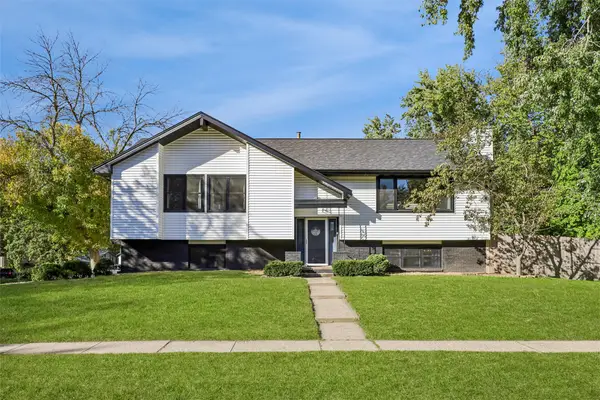 1607 Rio Valley Drive, Clive, IA 50325